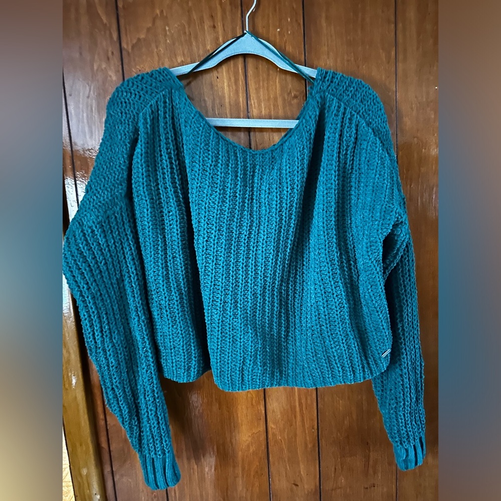 Women’s Knotted Cropped Sweater